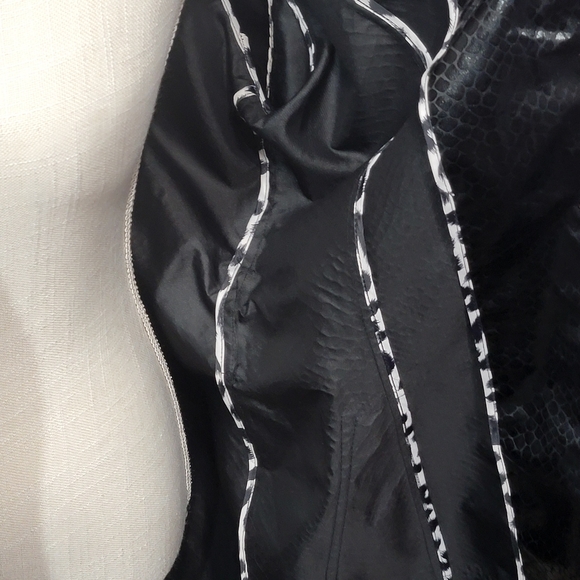 Chicos Womens Black Faux Snakeskin Zip Up & Snap w/ Belt Size 2 (Large) #521 - Picture 11 of 12